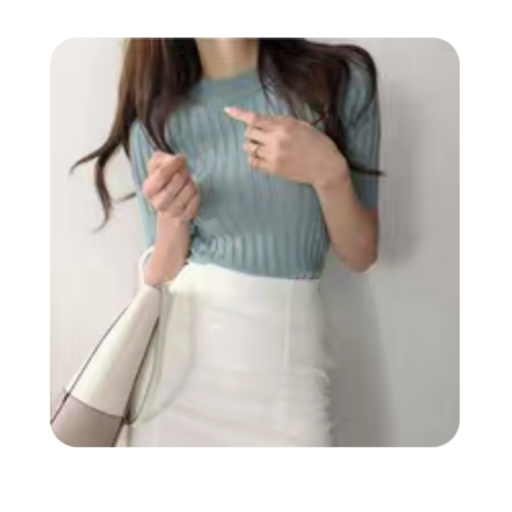 NEW Blue mid sleeves top